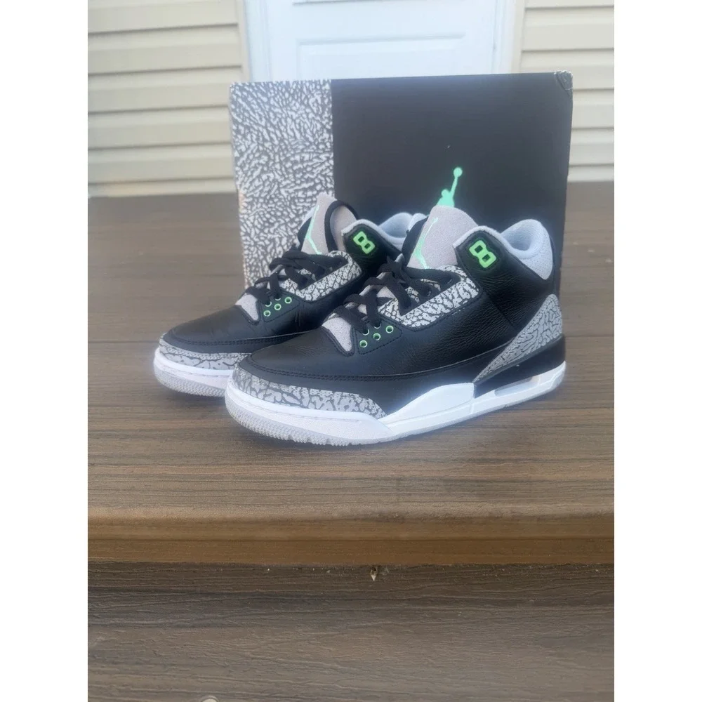 Nike Air Jordan 3 Retro Green Glow Size 7